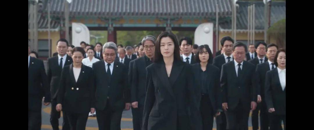 44岁要去“竞选总统”的全智贤<strong></p>
<p>以太坊官网</strong>，穿衣风格都变了！