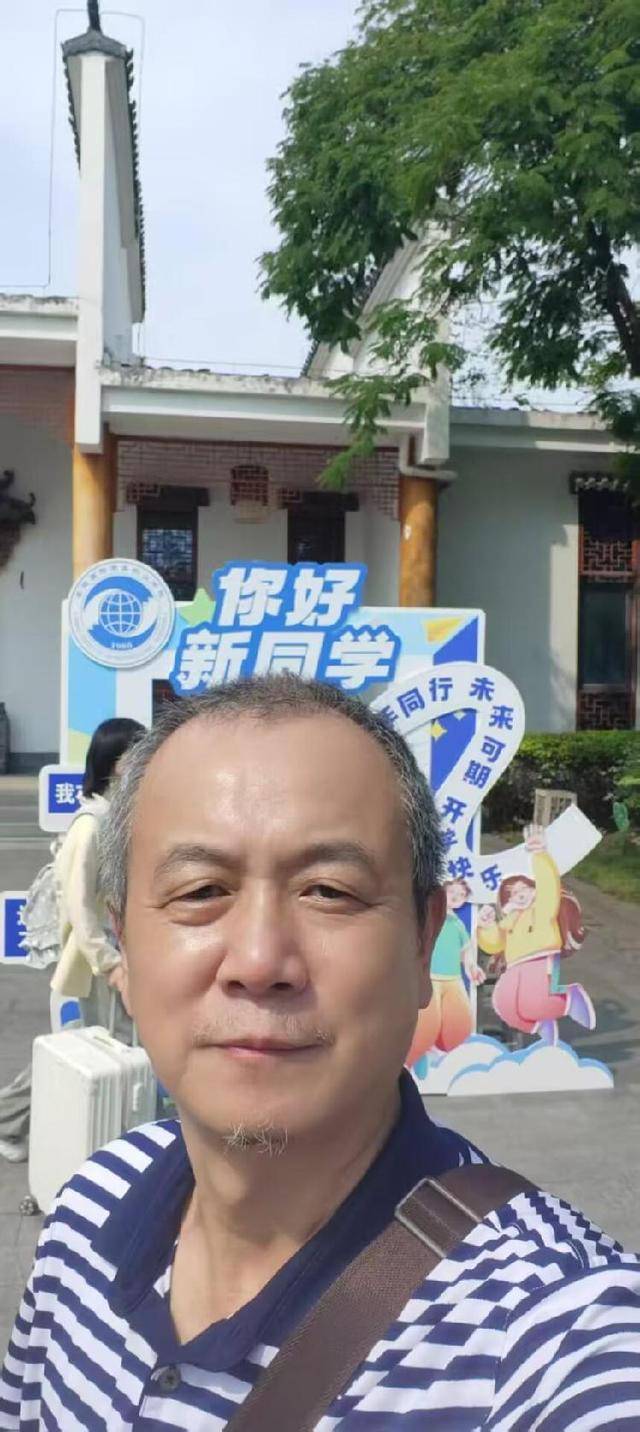 合肥60后高考大叔已到校报到<strong></p>
<p>以太坊官网</strong>，将开启校园生活，大叔：年龄虽大但无需特别照顾