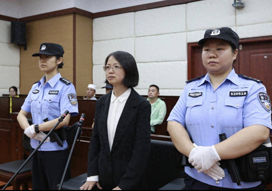 女厅官当场认罪！对省委原书记妻子唯命是从<strong></p>
<p>以太坊矿池</strong>，花850万装修别墅