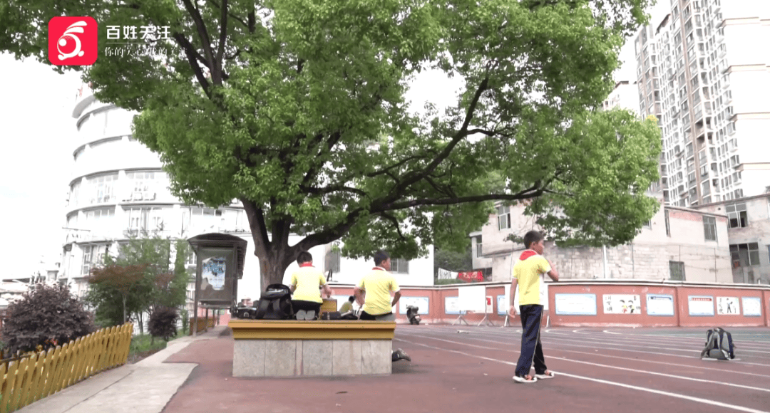 心酸!12岁男孩“独居”贵阳一安置房内<strong></p>
<p>以太坊走势</strong>,父亲回应:迫于无奈,因为……