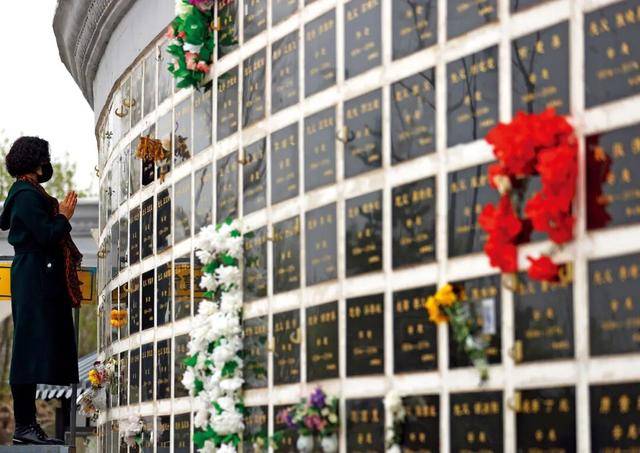 “大平层墓地”<strong></p>
<p>以太坊钱包地址</strong>,卖不动了