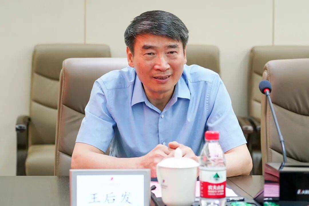 县委书记主动交代问题7个月后<strong></p>
<p>以太坊币价格</strong>，县人大常委会原主任也主动交代问题，两人长期共事