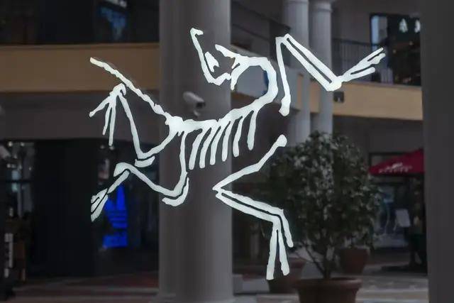 “炸走”安踏125亿<strong></p>
<p>以太坊币价格</strong>，始祖鸟为何在青藏高原放烟花？