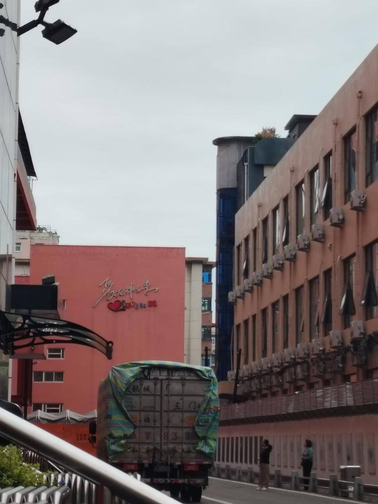 出狱4个月后，他被胖东来录用了