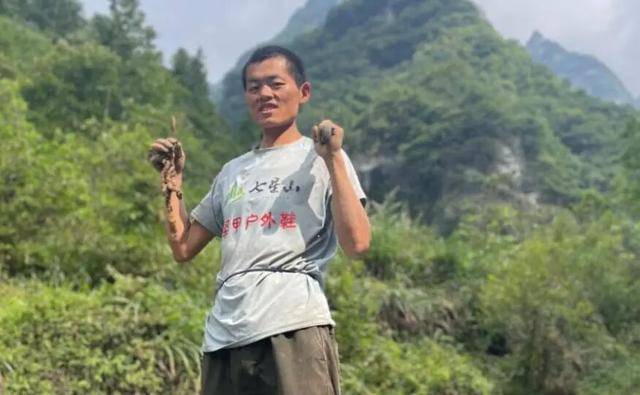 90后杨东东夺得荒野求生挑战赛冠军<strong></p>
<p>以太坊技术</strong>,每顿饭都会吃点老鼠,获10万奖金,比赛前后对比照曝光