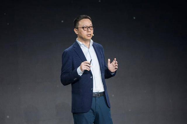 月涨1万亿，阿里讲了一个新故事