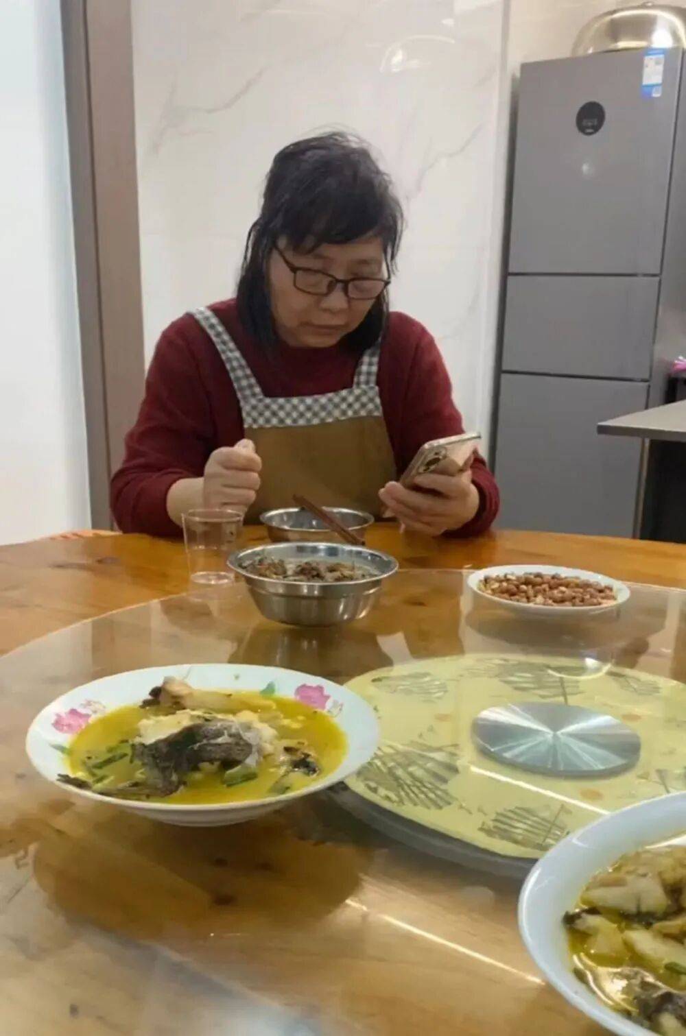 “看到妈妈46个未接来电<strong></p>
<p>以太坊ICO</strong>，心像被重锤击中”