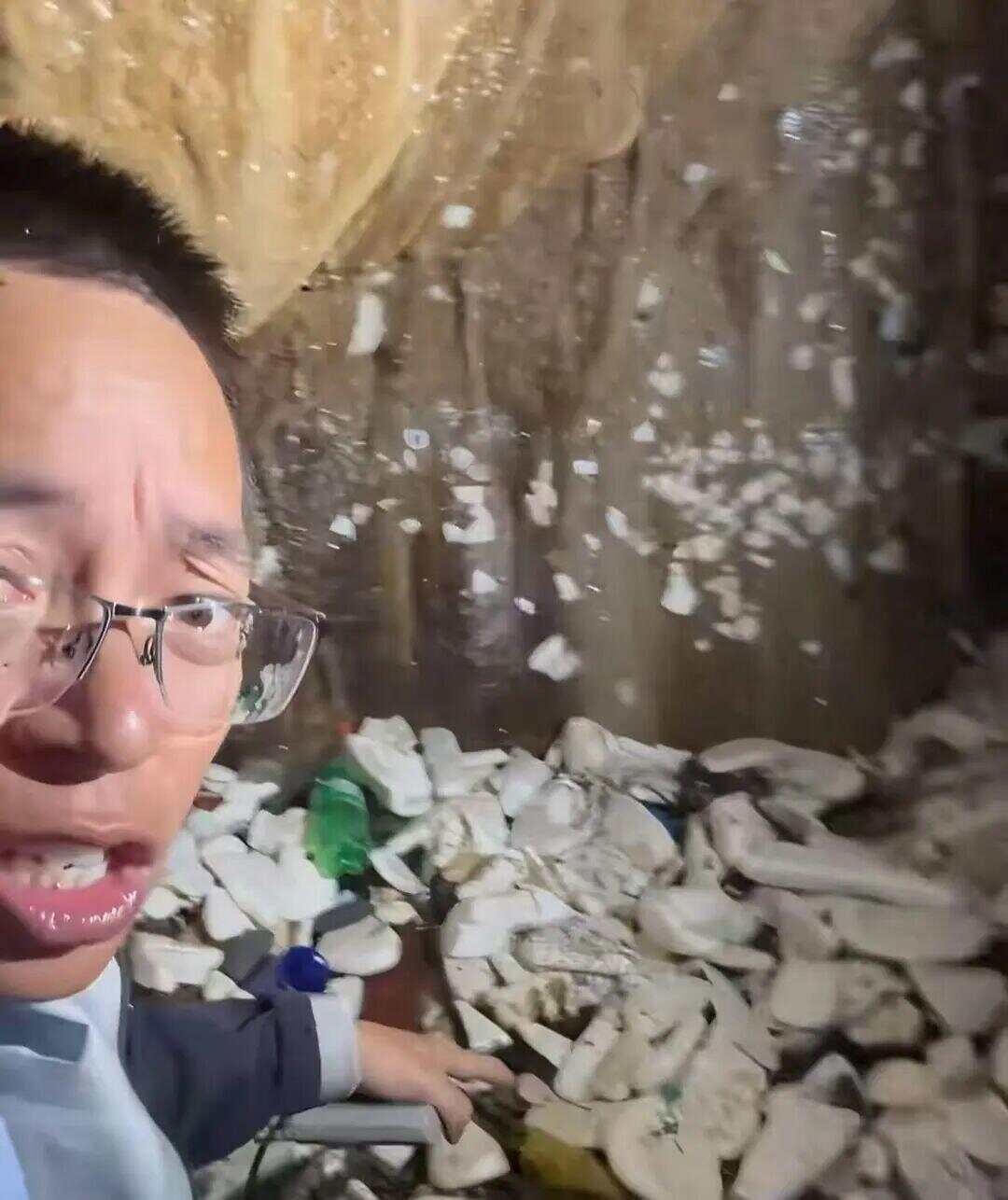 网友曝光溶洞垃圾成山、粪便满地<strong></p>
<p>以太坊ICO</strong>，“至少十层楼高”！官方通报