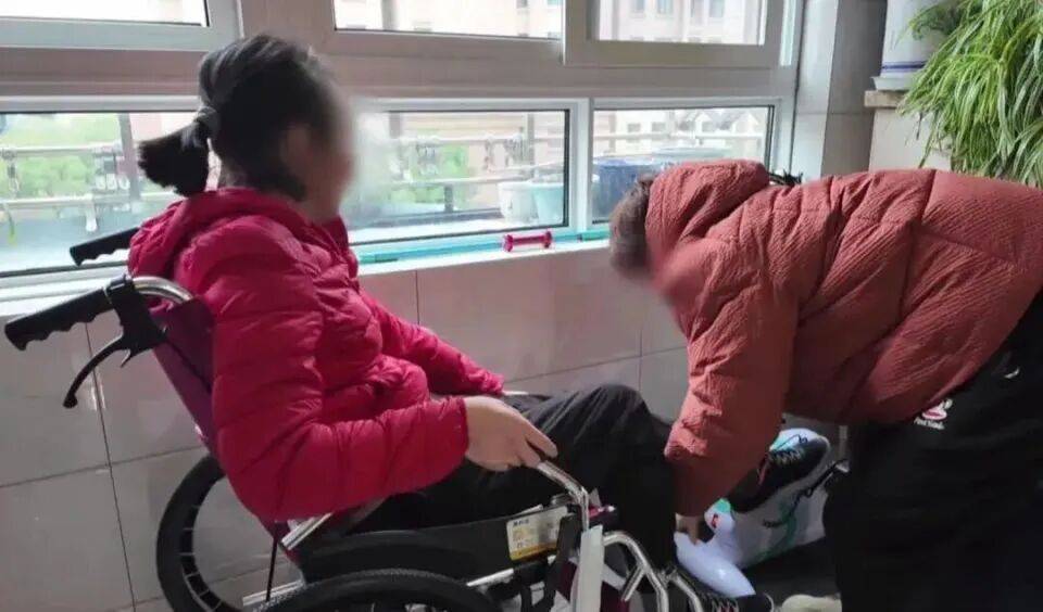 28岁妻子突发罕见病全身瘫痪<strong></p>
<p>ico以太坊</strong>，丈夫哄骗卖婚房携款失踪，检方强势介入