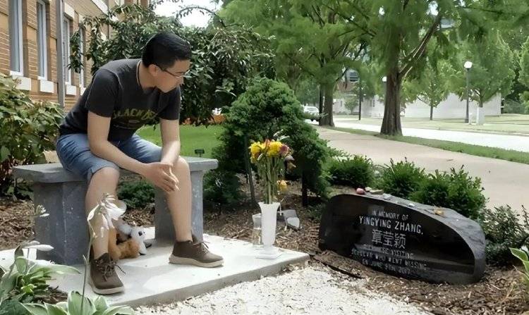 章莹颖男友国庆探望章父并协助直播<strong></p>
<p>以太坊交易平台</strong>，网友劝其早点结婚，本人回应