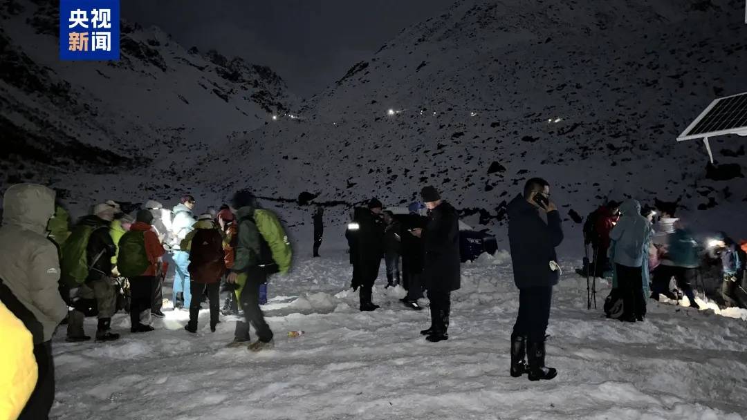 珠峰景区游客被困最新进展：已有350名游客获救<strong></p>
<p>矿机以太坊</strong>，其余200多名游客已全部取得联系