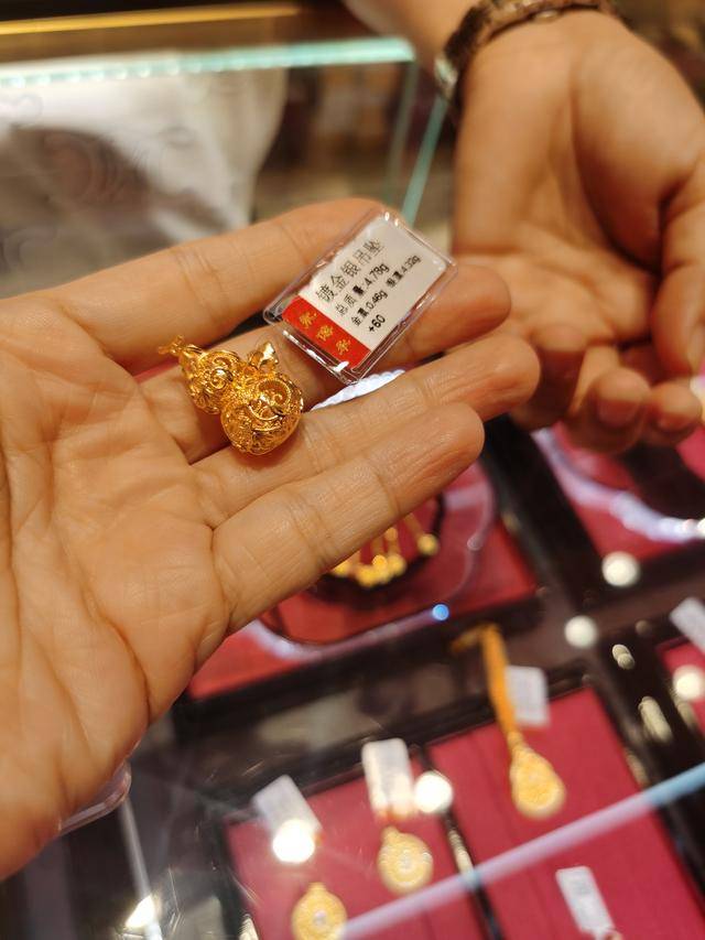 3900美元<strong></p>
<p>矿机以太坊</strong>，金价再突破！黄金周深圳“旅游+淘金”火了