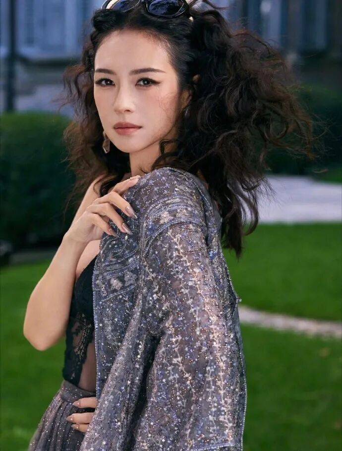 时装周上的女明星<strong></p>
<p>矿机以太坊</strong>，秋冬氛围感一键封顶！