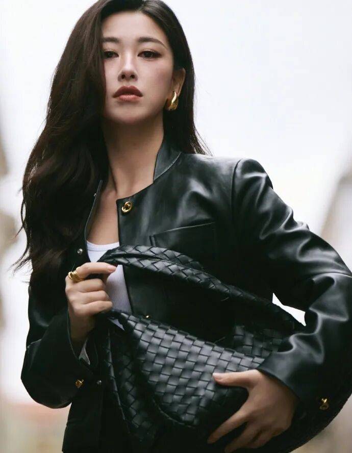 时装周上的女明星<strong></p>
<p>矿机以太坊</strong>，秋冬氛围感一键封顶！