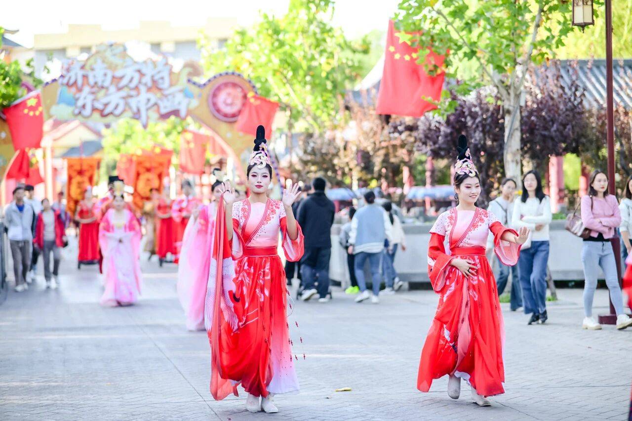 央视聚焦济南泉水游!10月5日<strong></p>
<p>矿机以太坊</strong>,30家景区共接待游客45.27万人次