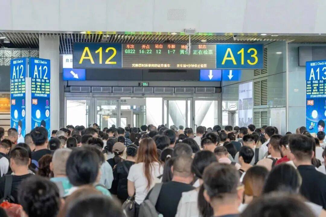 深圳北站凌晨返深被刷爆<strong></p>
<p>以太坊虚拟机</strong>!附近叫车超200人?别慌!公交地铁加班护送