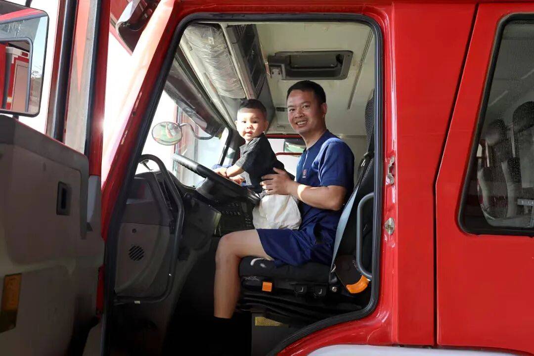 月满红门家更圆｜中秋家属来队共话团圆时