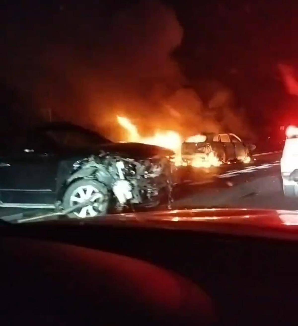 深南高速一车祸致2死3伤<strong></p>
<p>以太坊投资</strong>，一位目击者称车上有甩棍没有当场施救，事后得知两人死亡他“觉得好惭愧”