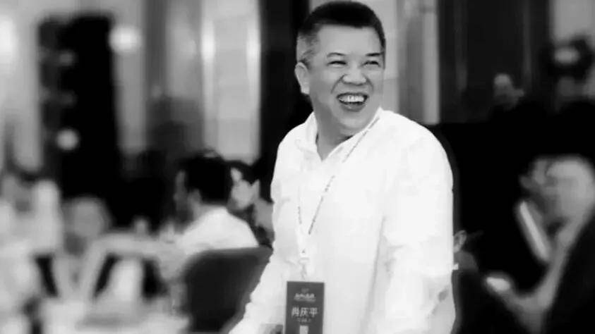 传宗馥莉被带走<strong></p>
<p>以太坊社区</strong>,娃哈哈董事会成员回应;资深天使投资人因车祸不幸离世;微信灰度测试一次性撤回全部消息;鸡排哥疑似成立工作室丨邦早报