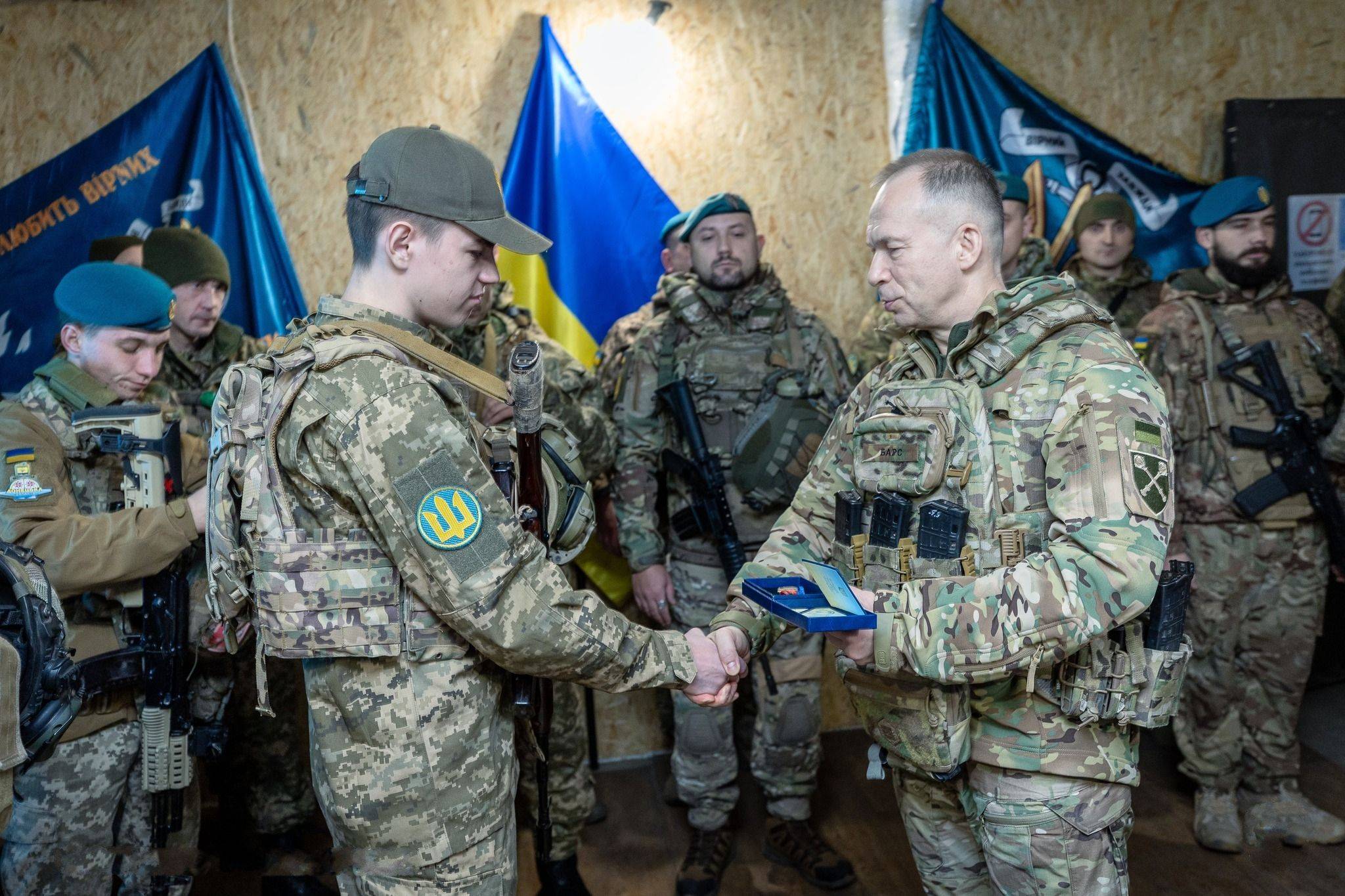 “爱国者”变成废铁<strong></p>
<p>以太坊社区</strong>，乌军开始被俄弹道导弹暴打，突防概率100%