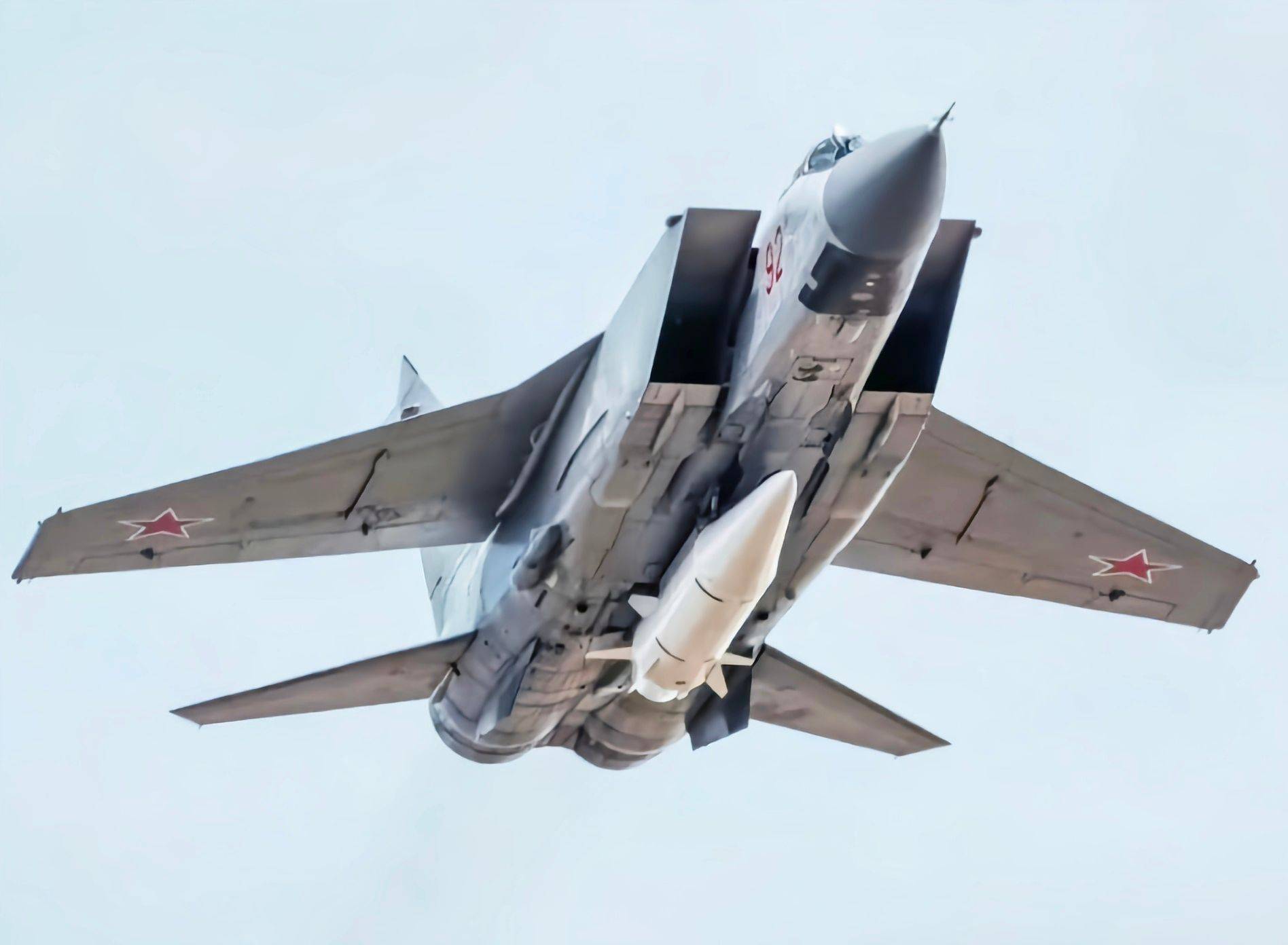 “爱国者”变成废铁<strong></p>
<p>以太坊社区</strong>，乌军开始被俄弹道导弹暴打，突防概率100%