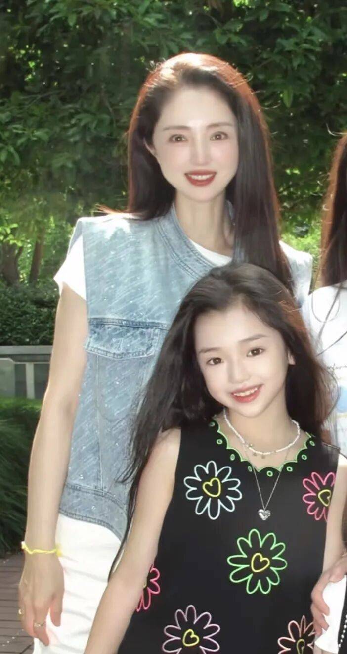 9岁小酒窝<strong></p>
<p>以太坊社区</strong>，大大方方成顶流