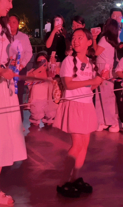 9岁小酒窝<strong></p>
<p>以太坊社区</strong>，大大方方成顶流