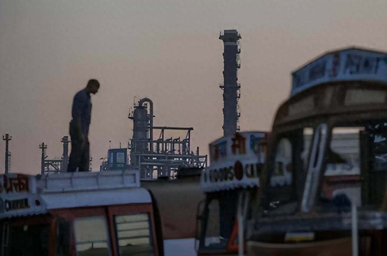 俄罗斯勒令用人民币结算<strong></p>
<p>以太坊价格走势</strong>,莫迪政府老老实实照办,彻底放弃了挣扎