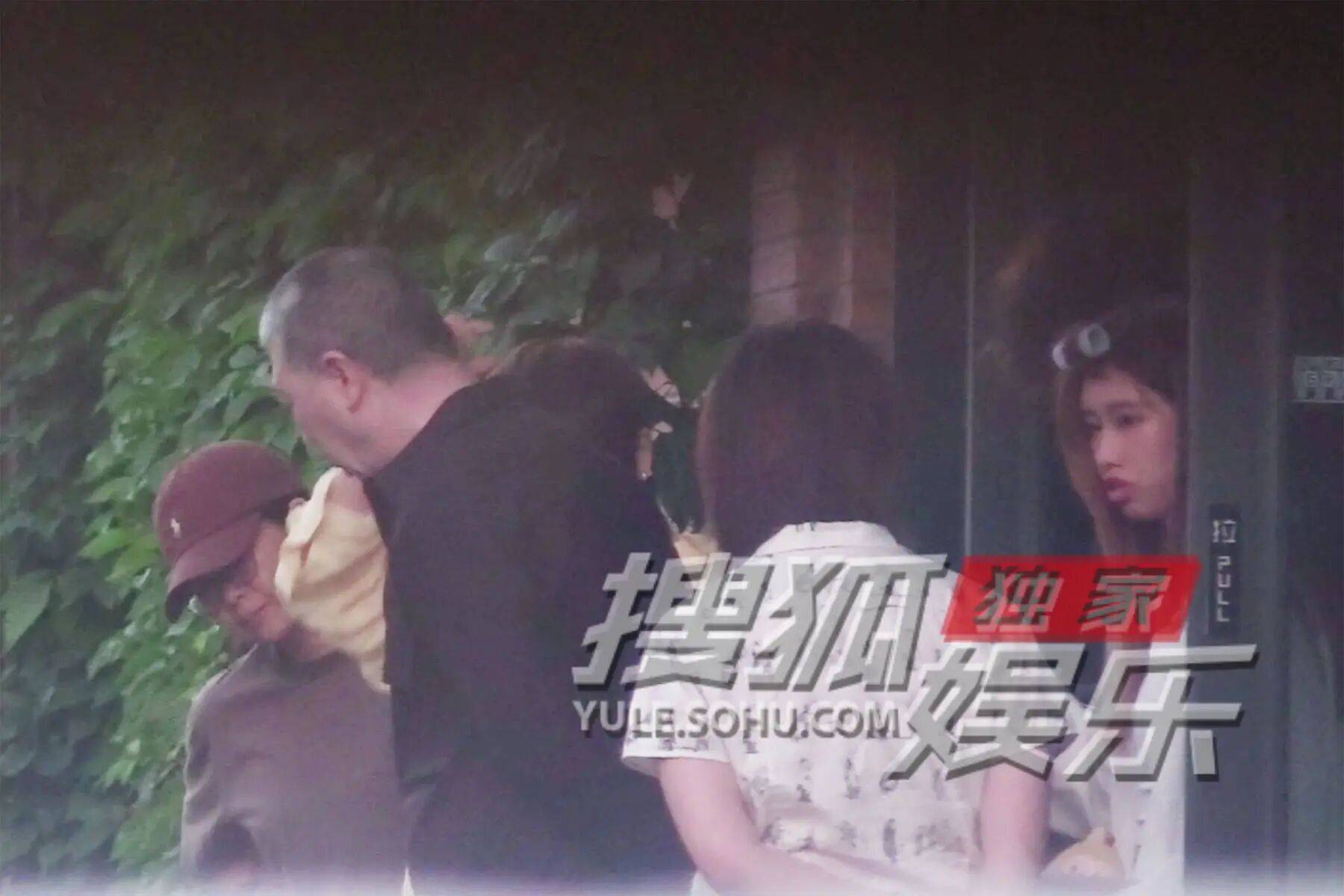 考古|冯小刚带女儿去陈思诚工作室！开个人账号还读影视专业<strong></p>
<p>以太坊价格走势</strong>，她也要“女承父业”吗？