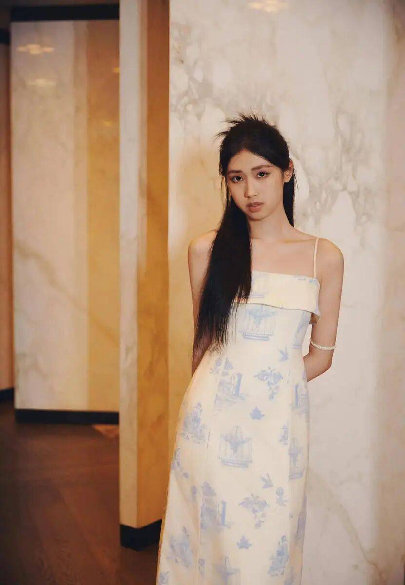 考古|冯小刚带女儿去陈思诚工作室！开个人账号还读影视专业<strong></p>
<p>以太坊价格走势</strong>，她也要“女承父业”吗？