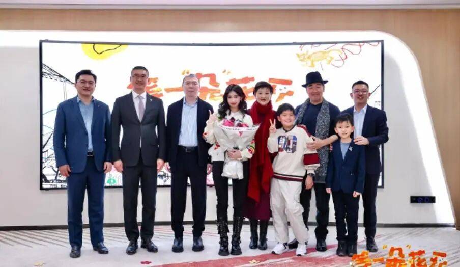 考古|冯小刚带女儿去陈思诚工作室！开个人账号还读影视专业<strong></p>
<p>以太坊价格走势</strong>，她也要“女承父业”吗？