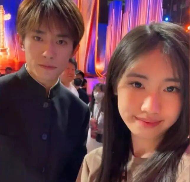 考古|冯小刚带女儿去陈思诚工作室！开个人账号还读影视专业<strong></p>
<p>以太坊价格走势</strong>，她也要“女承父业”吗？