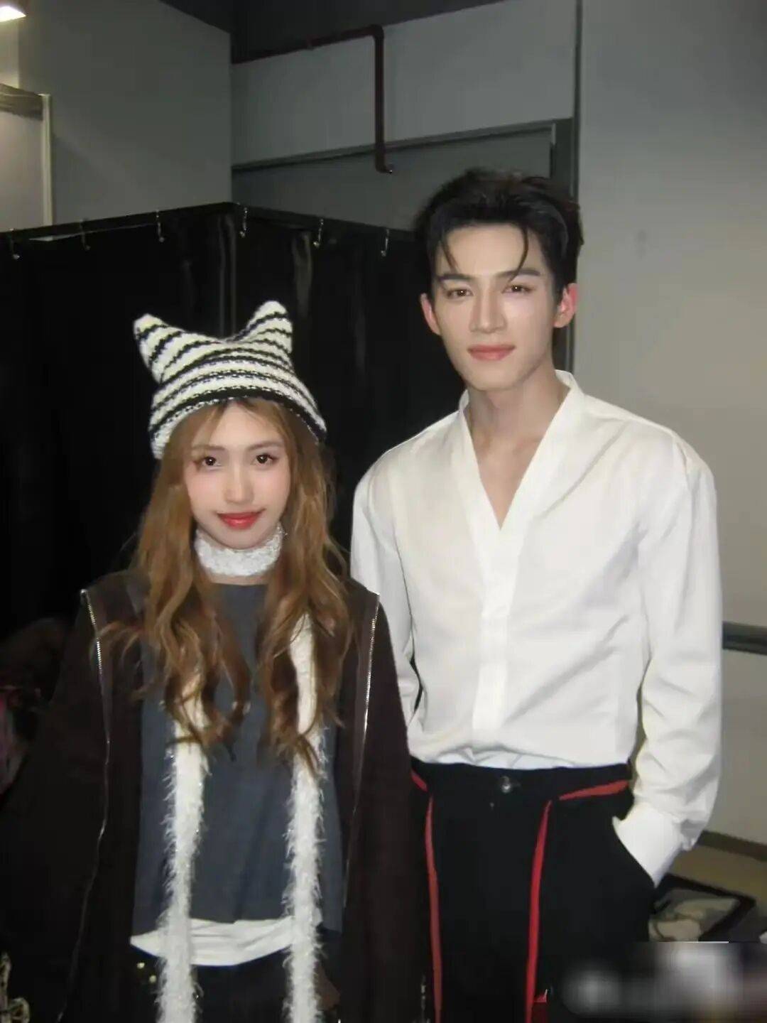 考古|冯小刚带女儿去陈思诚工作室！开个人账号还读影视专业<strong></p>
<p>以太坊价格走势</strong>，她也要“女承父业”吗？