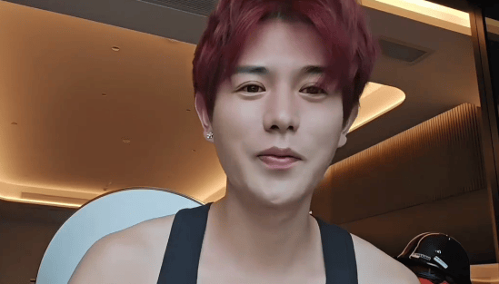 “网红”童锦程官宣恋情：谈恋爱真的很甜！