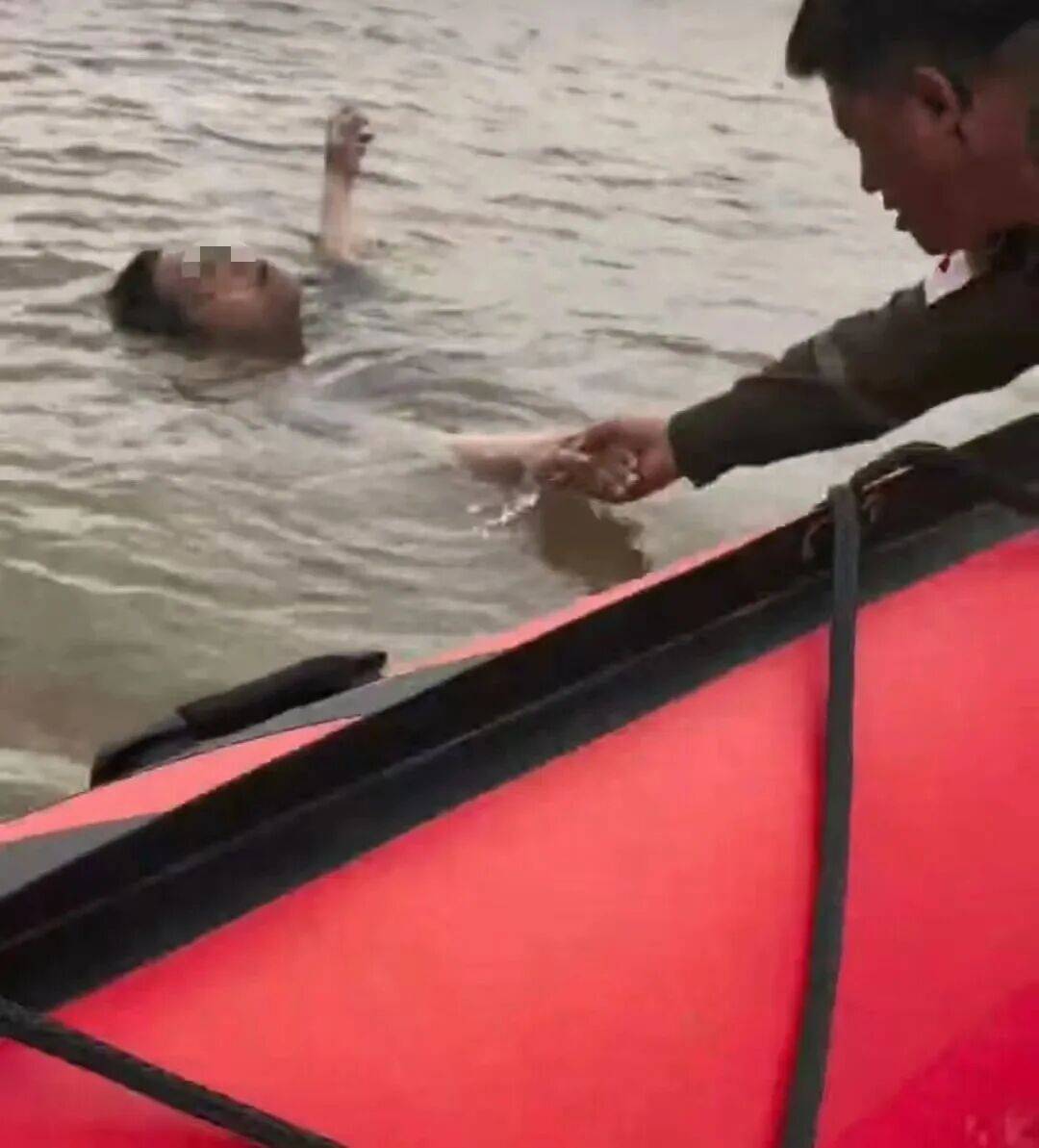 230斤重小伙酒后落水<strong></p>
<p>eth价格今日行情</strong>,漂浮7小时终获救……