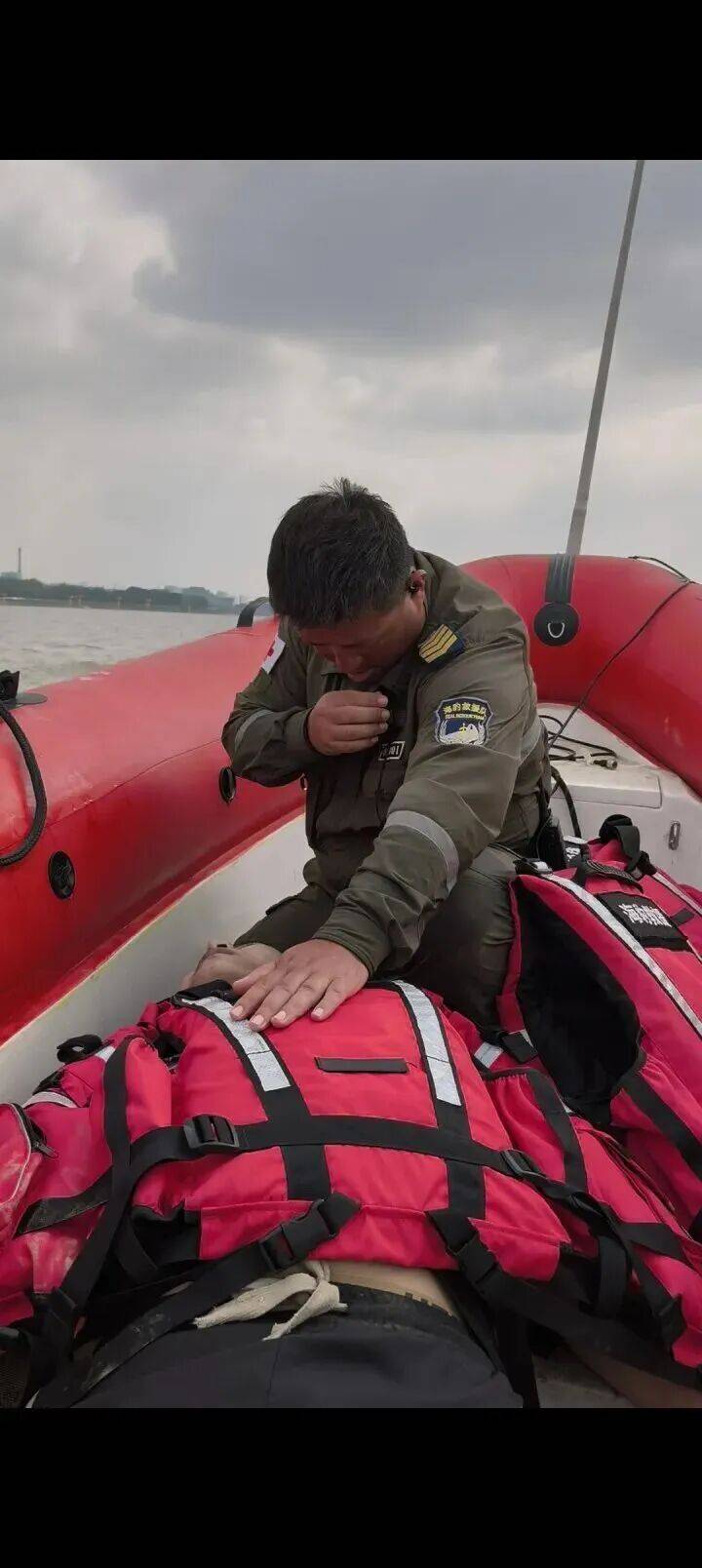 230斤重小伙酒后落水<strong></p>
<p>eth价格今日行情</strong>,漂浮7小时终获救……