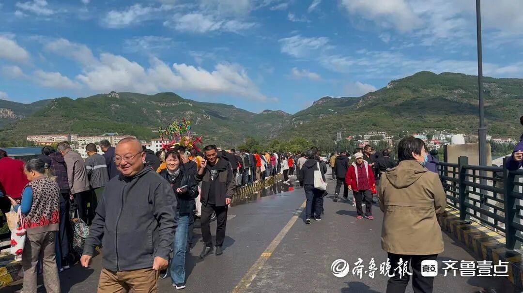 “鱼多得数不过来<strong></p>
<p>Eth价格</strong>,一网子下去能捞好几条”济南锦绣川水库开闸放水,大量鲢鱼被冲出,工作人员:禁止捕捞!