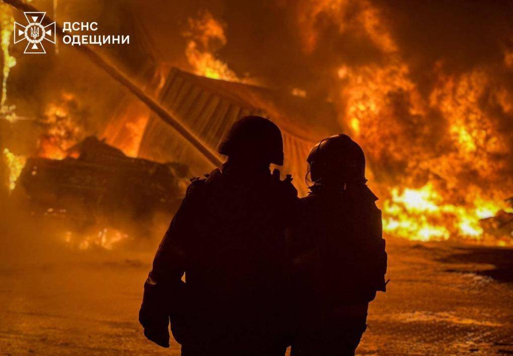 炸了一夜<strong></p>
<p>Eth价格</strong>，俄军大轰炸，基辅大停电：俄乌战争3年，普京太仁慈了