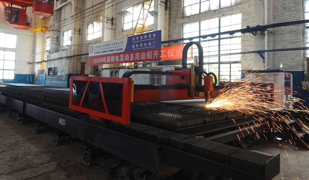 国内首艘<strong></p>
<p>Eth价格</strong>！18000吨！在江西开工！