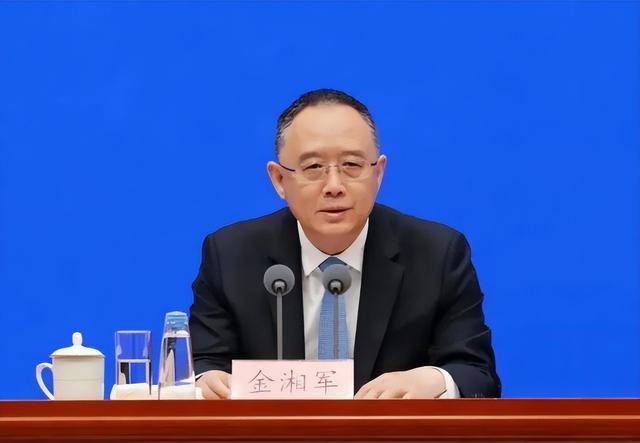 中央委员被“双开”<strong></p>
<p>Eth价格</strong>，62岁女副部任上被查！中纪委上周通报查处26人