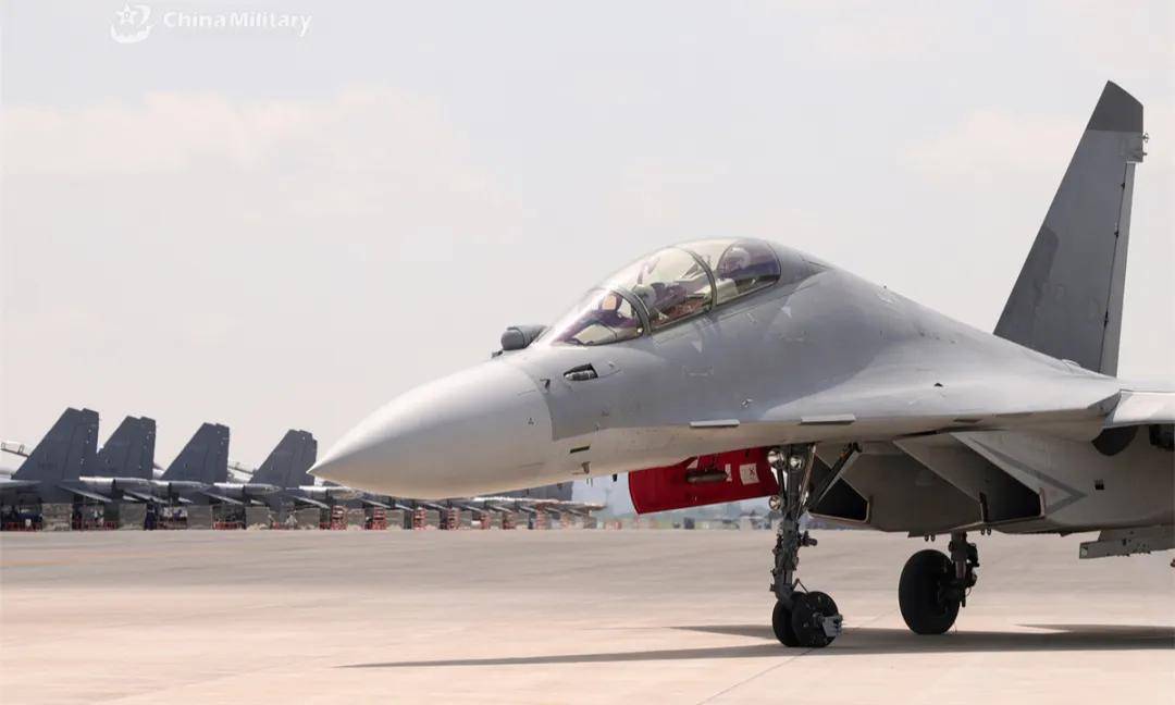 央视官宣:歼-16可挂载副油箱<strong></p>
<p>eth币</strong>!网友:航程加到7000公里有必要?