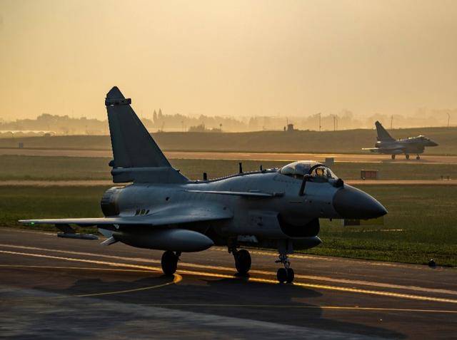 印尼豪掷90亿美元买歼-10<strong></p>
<p>挖eth</strong>,不止看中战机,中械作战体系也来一套