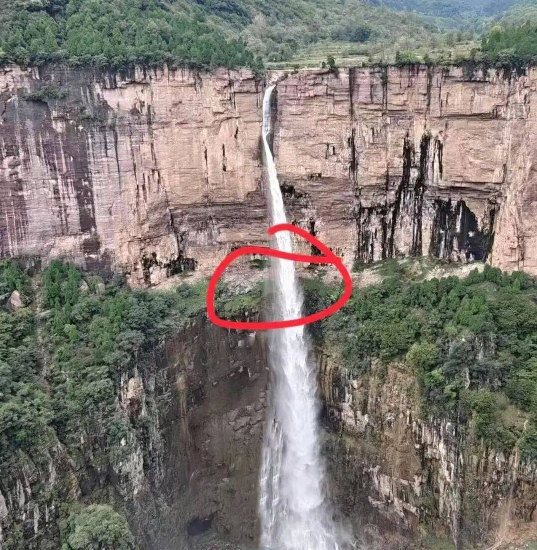 噩耗传来！王某某已确认身亡<strong></p>
<p>挖eth</strong>，遗体在3米深潭下被找到