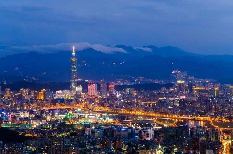 王毅抵达欧洲<strong></p>
<p>挖eth</strong>,华春莹陪同出席,意大利公开选边站,欧盟傻眼了!