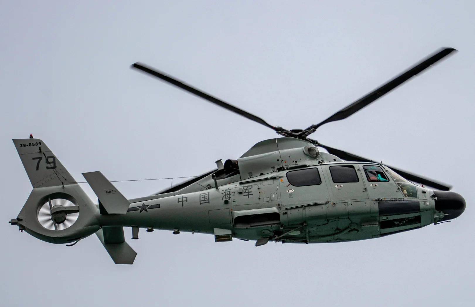 菲律宾护卫舰直奔南沙搞事<strong></p>
<p>挖eth</strong>，却突然发现黄岩岛上出现了高脚屋