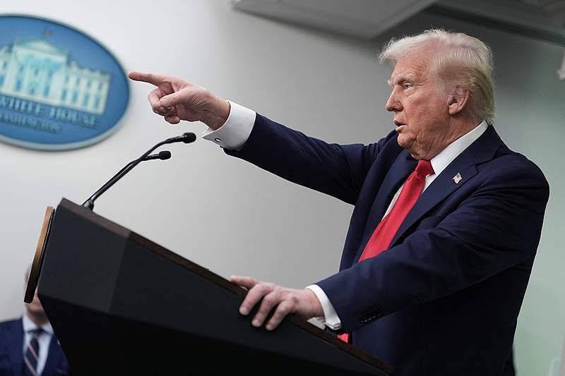 美国再次威胁对华加税100%<strong></p>
<p>eth钱包</strong>，我们应该怎么办？