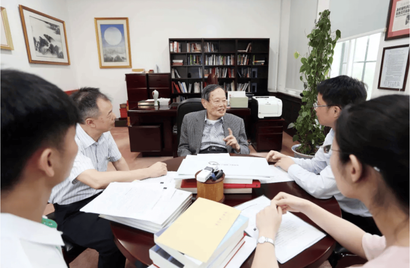 杨振宁为什么连续32年担任东莞理工学院名誉校长<strong></p>
<p>eth挖矿</strong>？