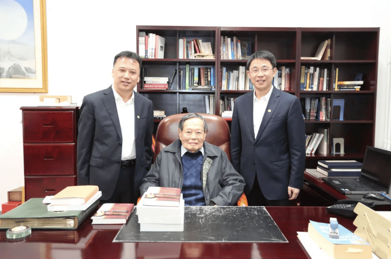 杨振宁为什么连续32年担任东莞理工学院名誉校长<strong></p>
<p>eth挖矿</strong>？