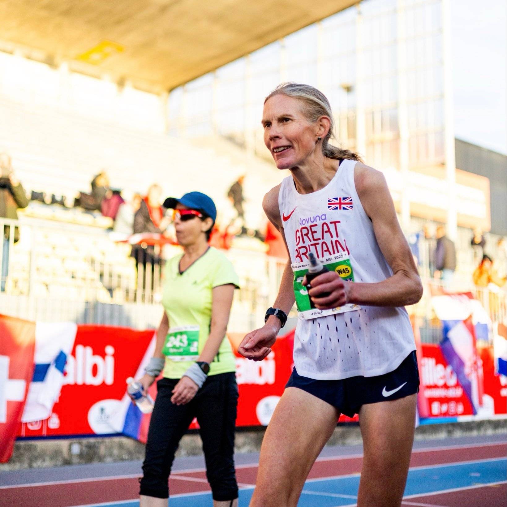 24小时狂奔278.622公里<strong></p>
<p>eth算力</strong>！ 46岁女将打破女子24小时超马世界纪录