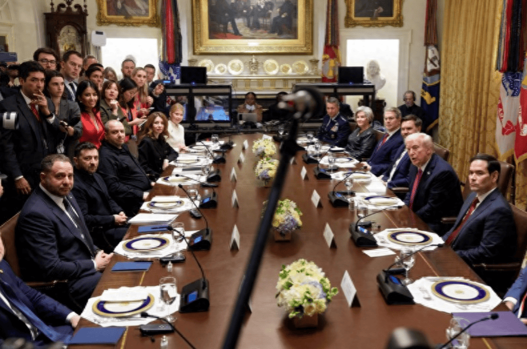 与泽连斯基大吵一架后<strong></p>
<p>eth算力</strong>，特朗普画了条线：俄乌都别争，按我说的停火